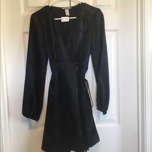 Size 2 H&M Crane-Printed Wrap Dress